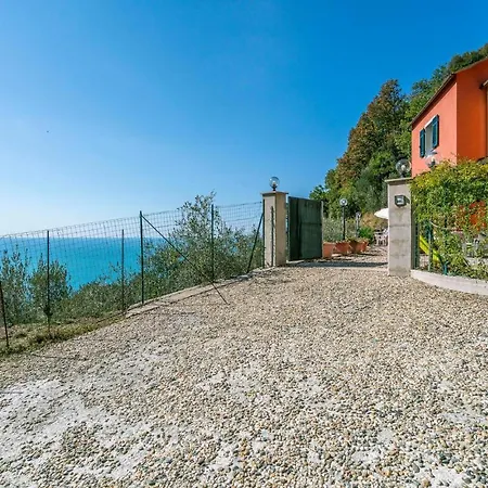 La Casa Gialla Holiday home *